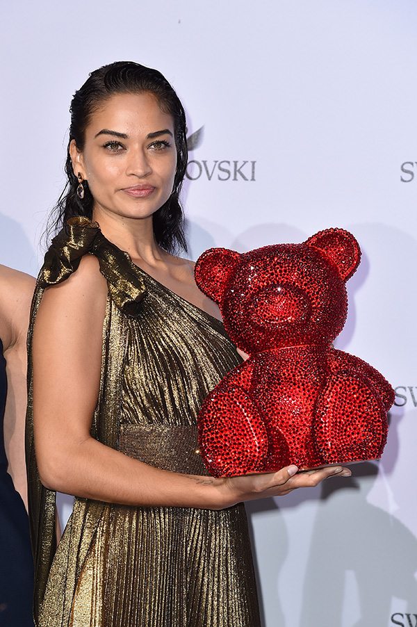 MILAN, ITALY - SEPTEMBER 20: Shanina Shaik attends Swarovski Crystal Wonderland Party on September 20, 2017 in Milan, Italy. (Photo by Jacopo Raule/Getty Images for Swarovski) *** Local Caption *** Shanina Shaik