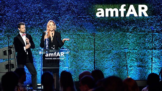 Actor Busy Philipps speaks onstage during the amfAR Gala 2017 at Ron Burkle's Green Acres Estate on October 13, 2017 in Beverly Hills, California. (Photo by Stefanie Keenan/Getty Images for Belvedere Vodka)