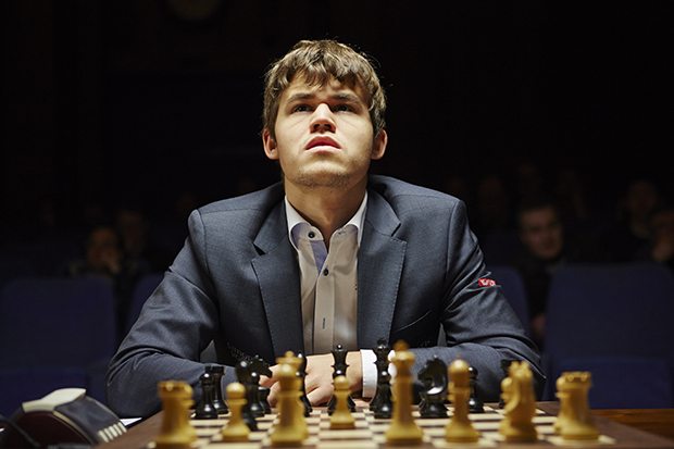London, England 20130331 - FIDE Chess Candidates Tournament 2013, London: Magnus Carlsen er igang med dagens sjakk match mot Teimour Radjabov fra Azerbaijan, I turneringens nest siste runde f¯r det avsluttes i morgen. Foto: Morten Rakke / NTB scanpix