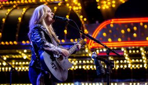 Melissa Etheridge kicks off LDW at Fremont Street Experience with special performance, 8.31.18 (credit Black Raven Films)