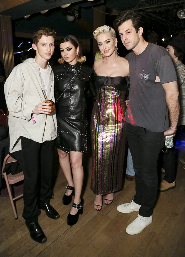 LOS ANGELES, CALIFORNIA - FEBRUARY 10: (L-R) Troye Sivan, Charli XCX, Katy Perry and Mark Ronson attend Mark Ronsons Club Heartbreak Grammy Party, sponsored by Absolut Elyx on February 10, 2019 in Los Angeles, California. (Photo by Gabriel Olsen/Getty Images for Absolut Elyx )