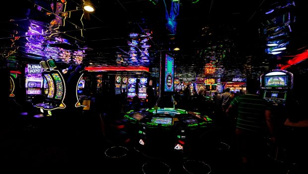 Online Casino Industry - Gaming - Photo by Francesco Ungaro on Unsplash