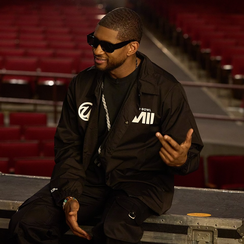 Usher Speaks with the Zane Lowe Show - Apple Music